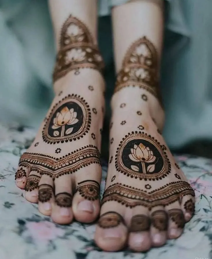 Beautiful feet mehandi design 6